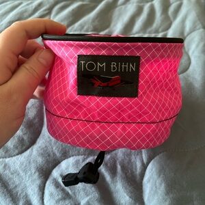 NWOT Tom Bihn Small Cerise Halcyon Travel Tray